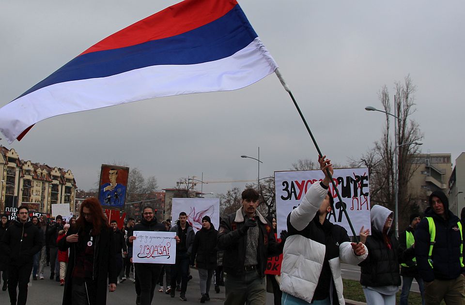 Somborski studenti šetaju do Vrbasa Somborski studenti šetaju do Vrbasa