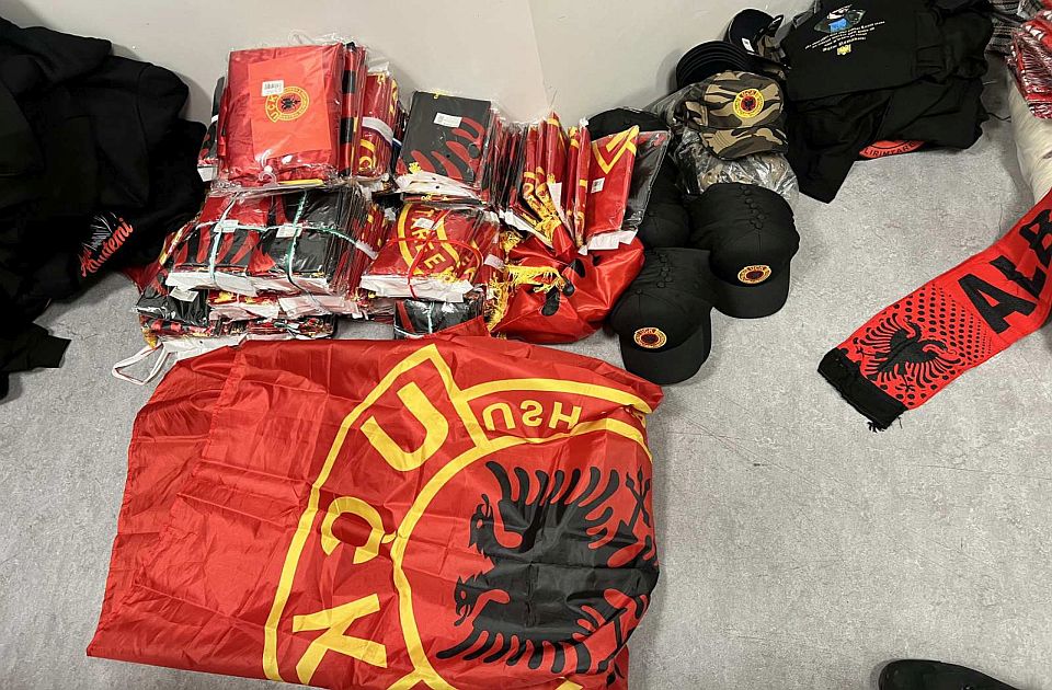 FOTO, VIDEO: Uhapšen zbog majica, zastava, kačketa i dukserica sa grbom Albanije i natpisom UČK