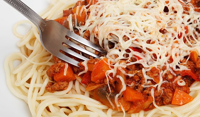 Potvrđeno: Deca u beogradskoj školi se otrovala špagetama