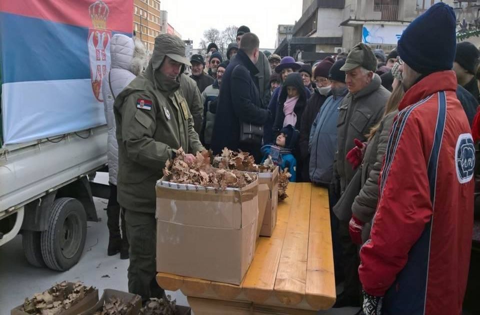 Pripremljeno 20.000 besplatnih badnjaka: Podela u centru Novog Sada i na Fruškoj gori