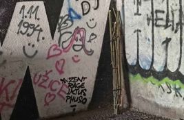 Policija po prijavi u pešačkom prolazu u Užicu pronašla drvene motke