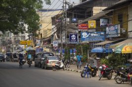 Laos zabranio uvoz novih benzinaca i dizelaša, ali ne zbog ekologije