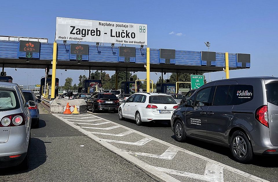Petrol i INA ograničili točenje goriva na pumpama u Hrvatskoj