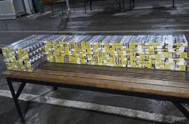 FOTO: Sve moguće šupljine automobila napunio cigaretama - pokušao da ih prošvercuje preko Srpske Crnje