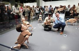 VIDEO: Na sajmu u Bazelu roboti sa likovima Ilona Maska, Džefa Bezosa, Marka Zakerberga i Kim Džong Una