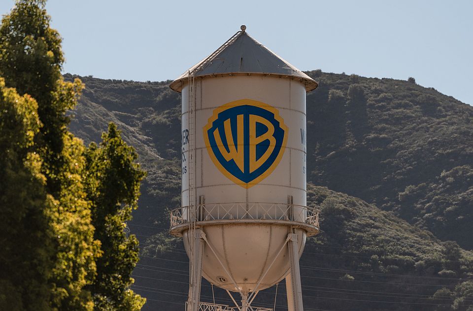 Paramount dao ponudu akcionarima za kompaniju Warner Bros, tvrde da je bolja od Netfliksove
