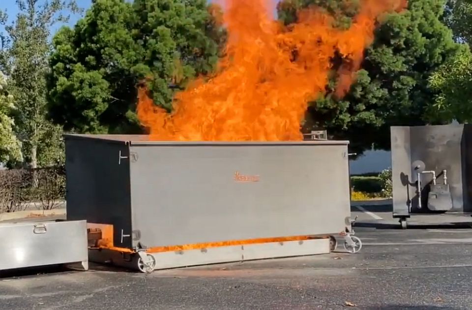 Tri devojke u Beču izazvale 18 požara iz dosade