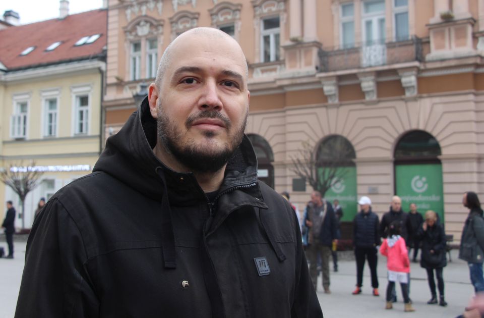 Napadači na Daška Milinovića osuđeni na zatvorske kazne, dvojica nakon presude puštena na slobodu