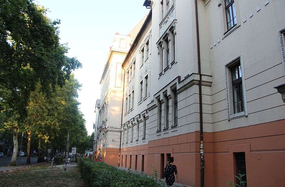 ETŠ "Mihajlo Pupin": Učenici i roditelji bili obavešteni o prisustvu gradonačelnika na priredbi