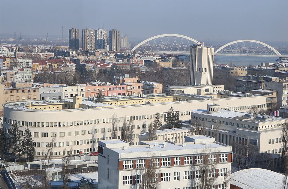 Dan Novog Sada: Besplatan prevoz, besplatne jabuke, klizanje, bazen