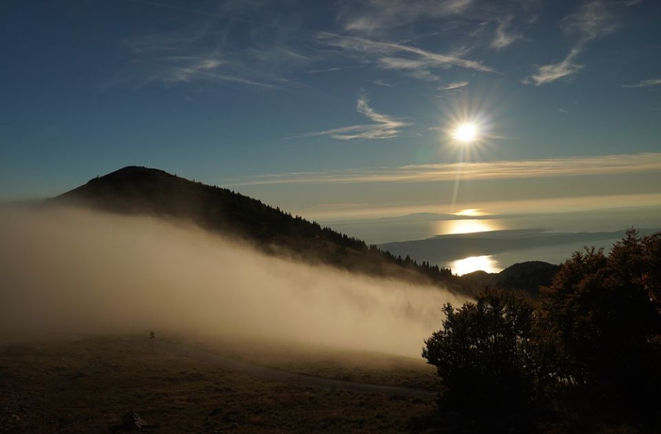 Mladi planinari pobegli od medveda i izgubili se na Velebitu, spasila ih gorska služba