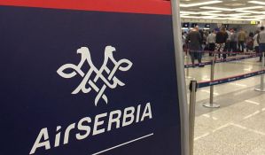 Er Srbija: Putnik koji je pokrenuo bezbednosnu proceduru na letu iskrcan na aerodromu