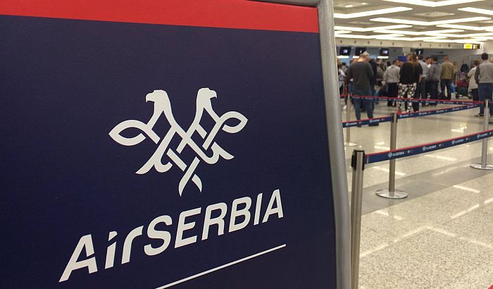 Avion Er Srbije dopremio još medicinske opreme iz Seula