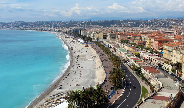  Francuska otvorila plaže samo za kupanje, nema sunčanja