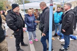 Dijana Hrka nastavlja štrajk glađu: Kod Skupštine mirno uz manje provokacije