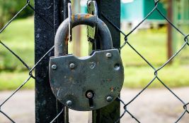 Fondacija Centar za demokratiju: Srbija ekonomski ranjiva, hiljade radnika ostaju bez posla