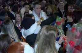 Novopazarci dočekali studente koji su 16 dana pešačili do Novog Sada: 