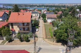 Izmenjen režim saobraćaja na više lokacija u Sremskoj Kamenici