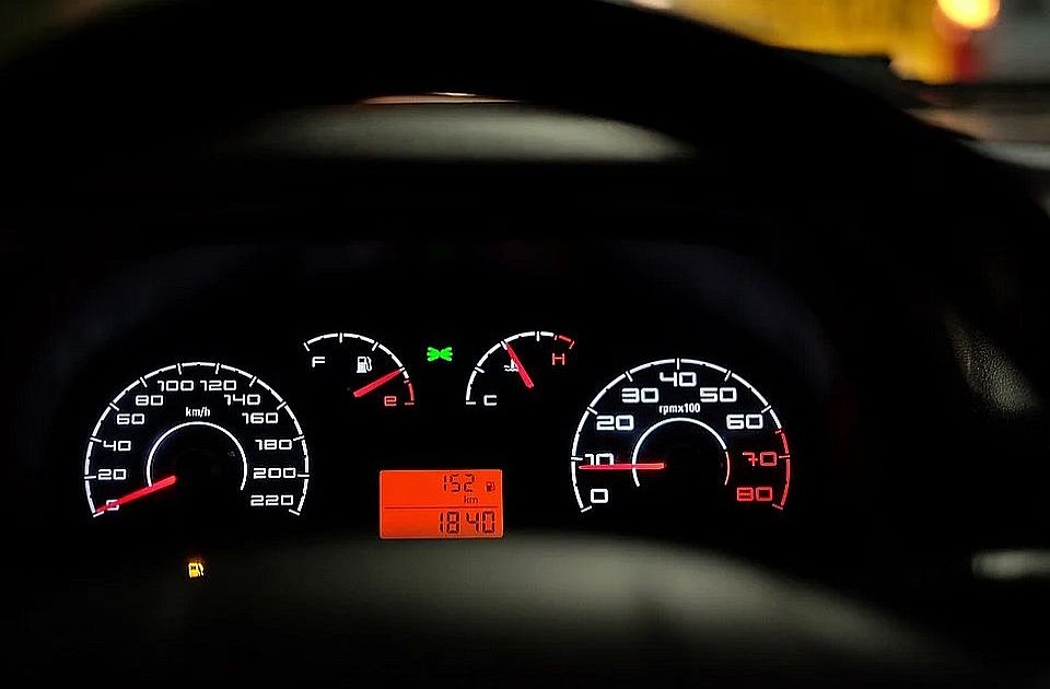 Na auto-putu kod Kuzmina vozio preko 250 kilometara na čas