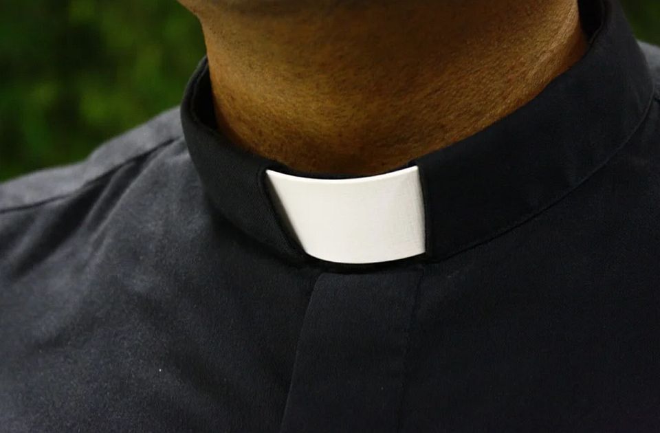 Katolički sveštenik proneverio 150.000 evra na porno stranice