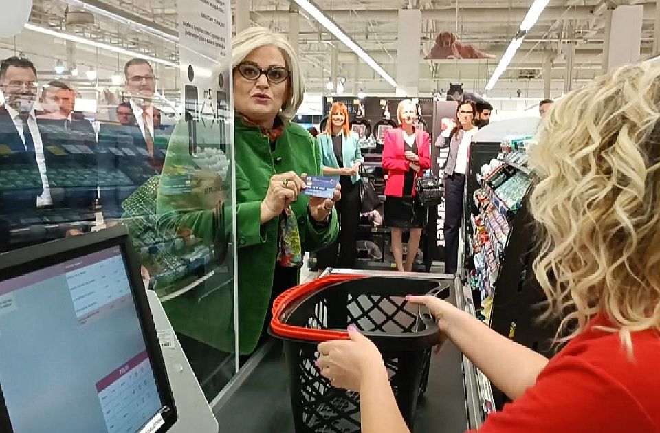 Na kasama pojedinih trgovina moguće podizanje keša Dinom do 5.000 dinara