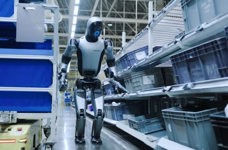 VIDEO: Kina na granici sa Vijetnamom raspoređuje humanoidne robote za kontrolu gužvi