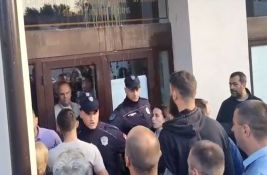 Građanske inicijative osudile fizički napad na aktivistu u Kosjeriću