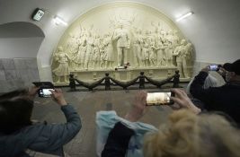 VIDEO: Staljin vas gleda - iz metroa u Moskvi