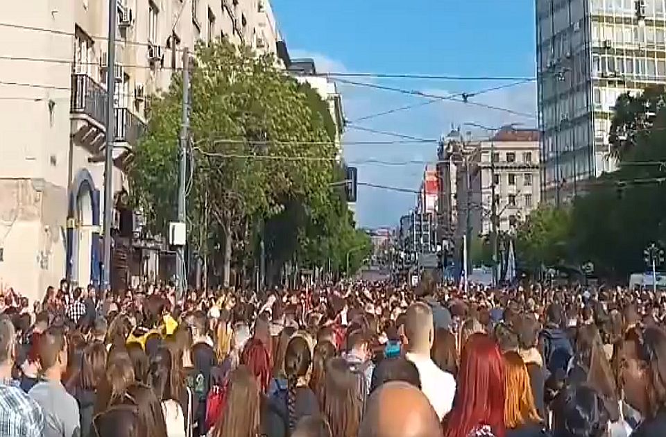 VIDEO: Počeo protest na poziv studenata u centru Beograda, akademci traže raspisivanje izbora 