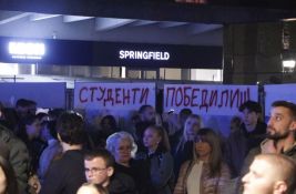 Studenti: Večeras planiran isceniran napad na Informer, građani da ignorišu pozive na nasilje