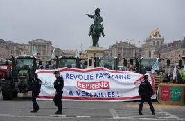 Protest poljoprivrednika ispred dvorca Versaj
