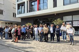 Pritisci na radnike PIO fonda u Novom Sadu zbog 16 minuta tišine