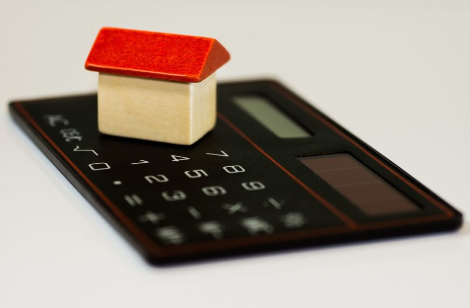Počinju da važe niže kamate na stambene kredite: Sami izračunajte kolika će vam biti rata
