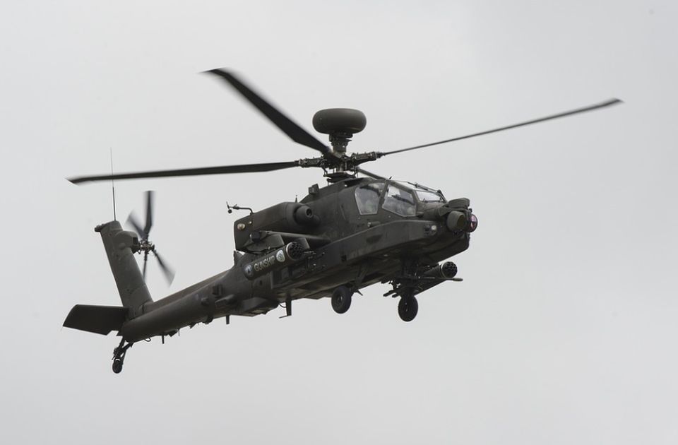 Helikopter američke mornarice pao u okean, potraga u toku