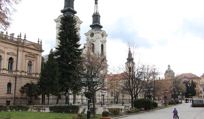 SNS u Karlovcima postavio tablu na zgradu pod zaštitom države