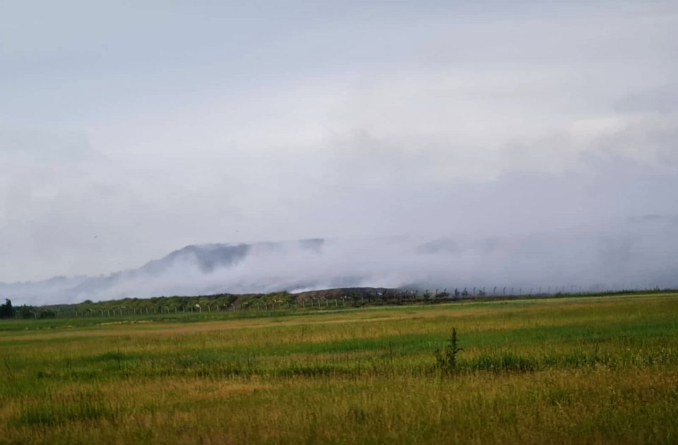 Dim i smrad prekrili Temerin i Sirig: Požar na deponiji i dalje gori, pojedini se evakuišu