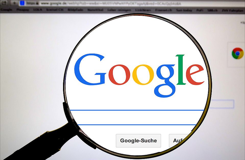 Rusija: Gugl mora da plati 98 miliona dolara kazne