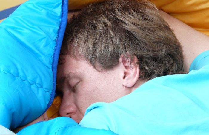 Pojedini stručnjaci smatraju da čovek treba da spava dva puta dnevno