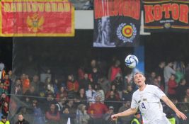 Vlahović dvostruki strelac za pobedu Srbije u Crnoj Gori