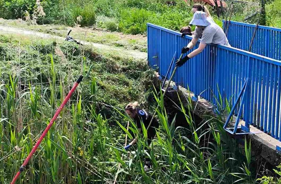 FOTO Sirig zavrnuo rukave: Kanalić "progledao", očišćeni prostori oko mostića