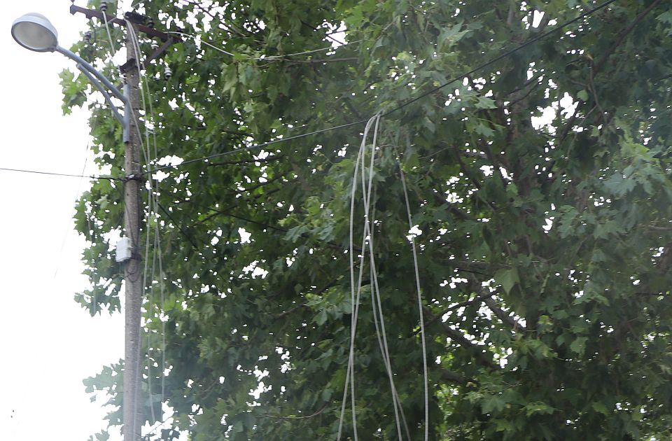 Stanovnici ulice u Novom Sadu peti dan bez struje: Komšije se snalaze kako umeju