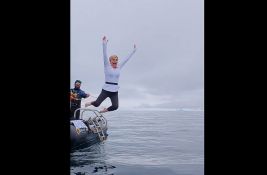 VIDEO: Kolinda Grabar Kitarović kočila u ledeni okean