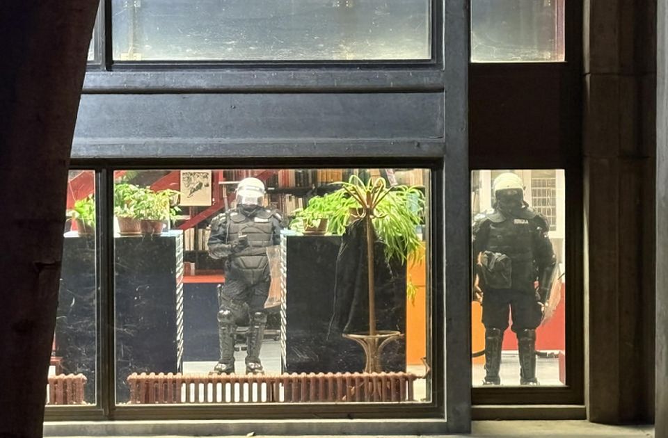 Pet dekana Univerziteta u Novom Sadu: Prisustvo policije u kampusu stvara atmosferu neslobode 