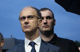 Premijer Macut dobio dozvolu da se bavi i lekarskim poslom