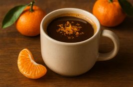 Aromatična kafa sa mandarinom i medom
