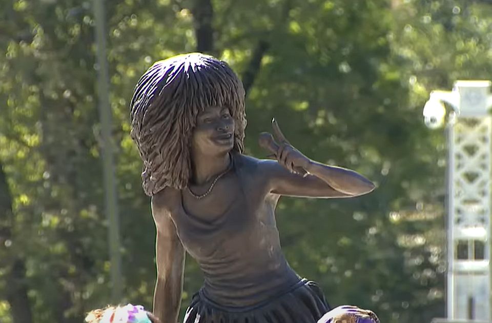 FOTO, VIDEO: Tina Tarner dobila statuu u Tenesiju - nisu svi oduševljeni