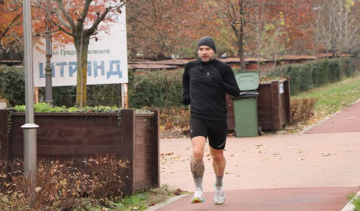 Već osam godina svako jutro od rane zore trči ulicama Novog Sada, sada juri normu za Njujorški maraton