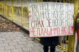 AFP: Prosvetari nedeljama bez plate jer im je Vučić obećao 