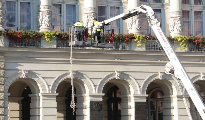 FOTO: Novi Sad kupuje dodatnu novogodišnju rasvetu za deo centra i Bulevar oslobođenja