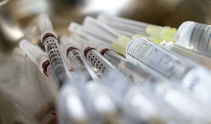 UNICEF nabavlja milijardu špriceva za vakcinaciju protiv kovida